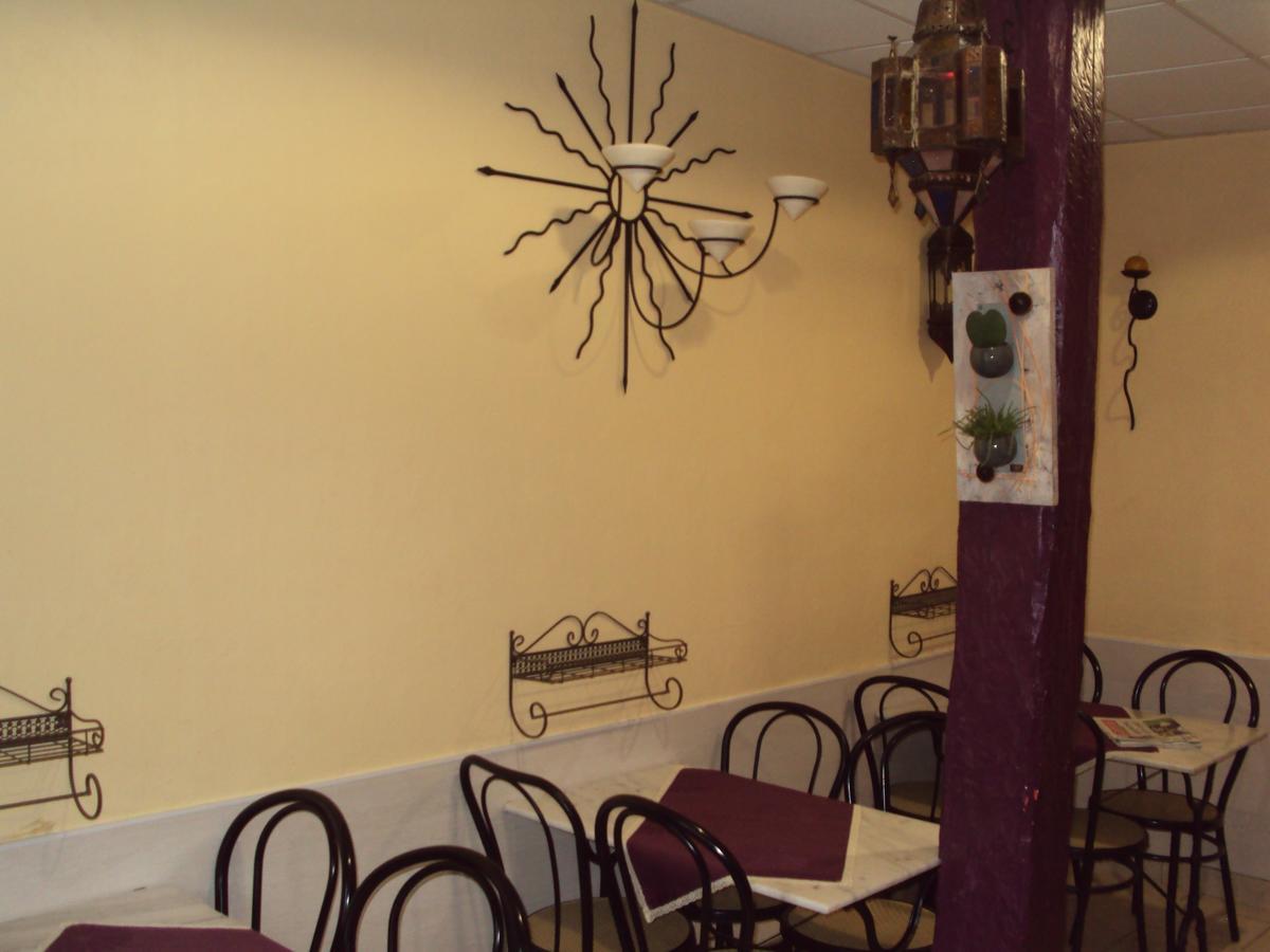 וילנב-סור-לו Hotel Des Remparts מראה חיצוני תמונה