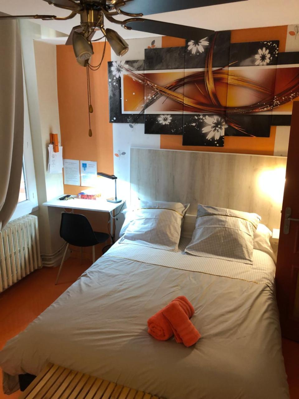 וילנב-סור-לו Hotel Des Remparts מראה חיצוני תמונה