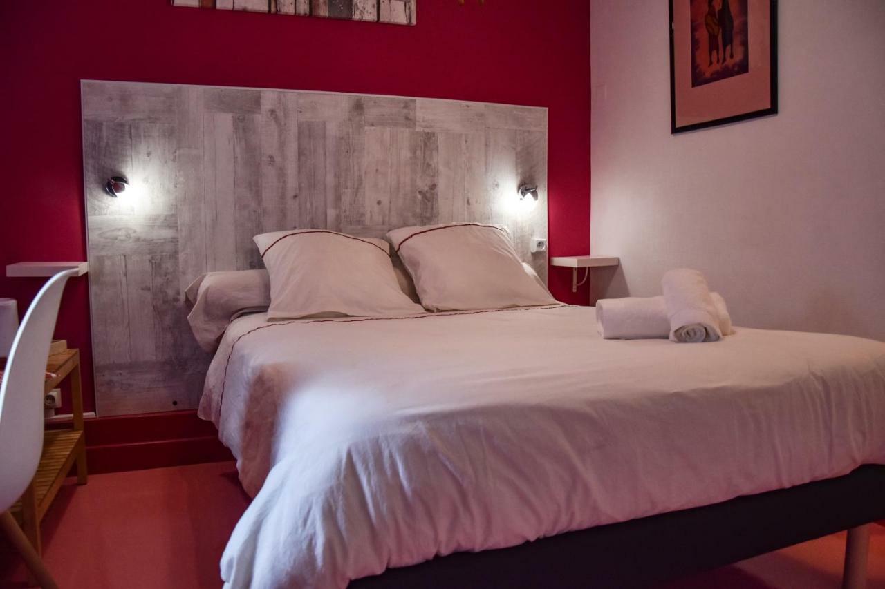 וילנב-סור-לו Hotel Des Remparts מראה חיצוני תמונה