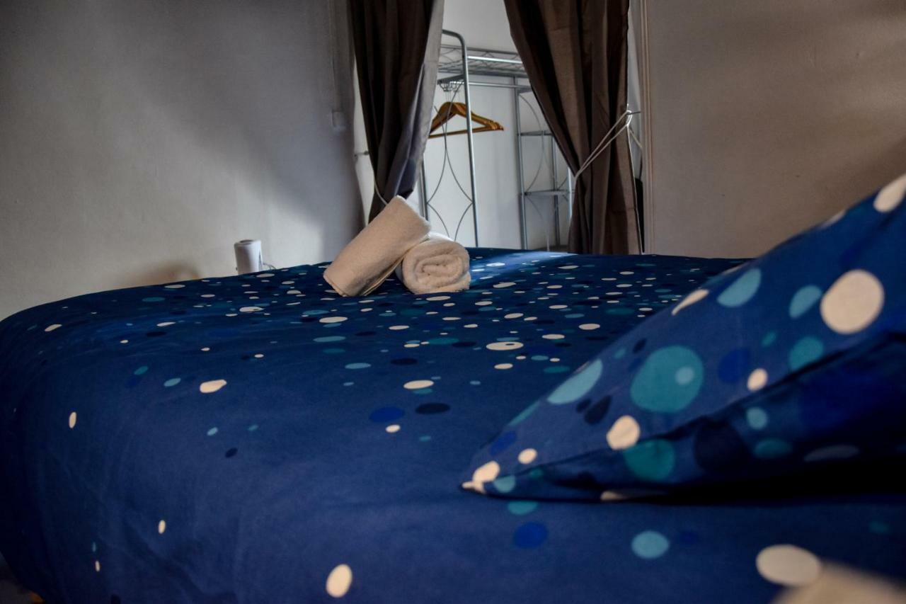 וילנב-סור-לו Hotel Des Remparts מראה חיצוני תמונה